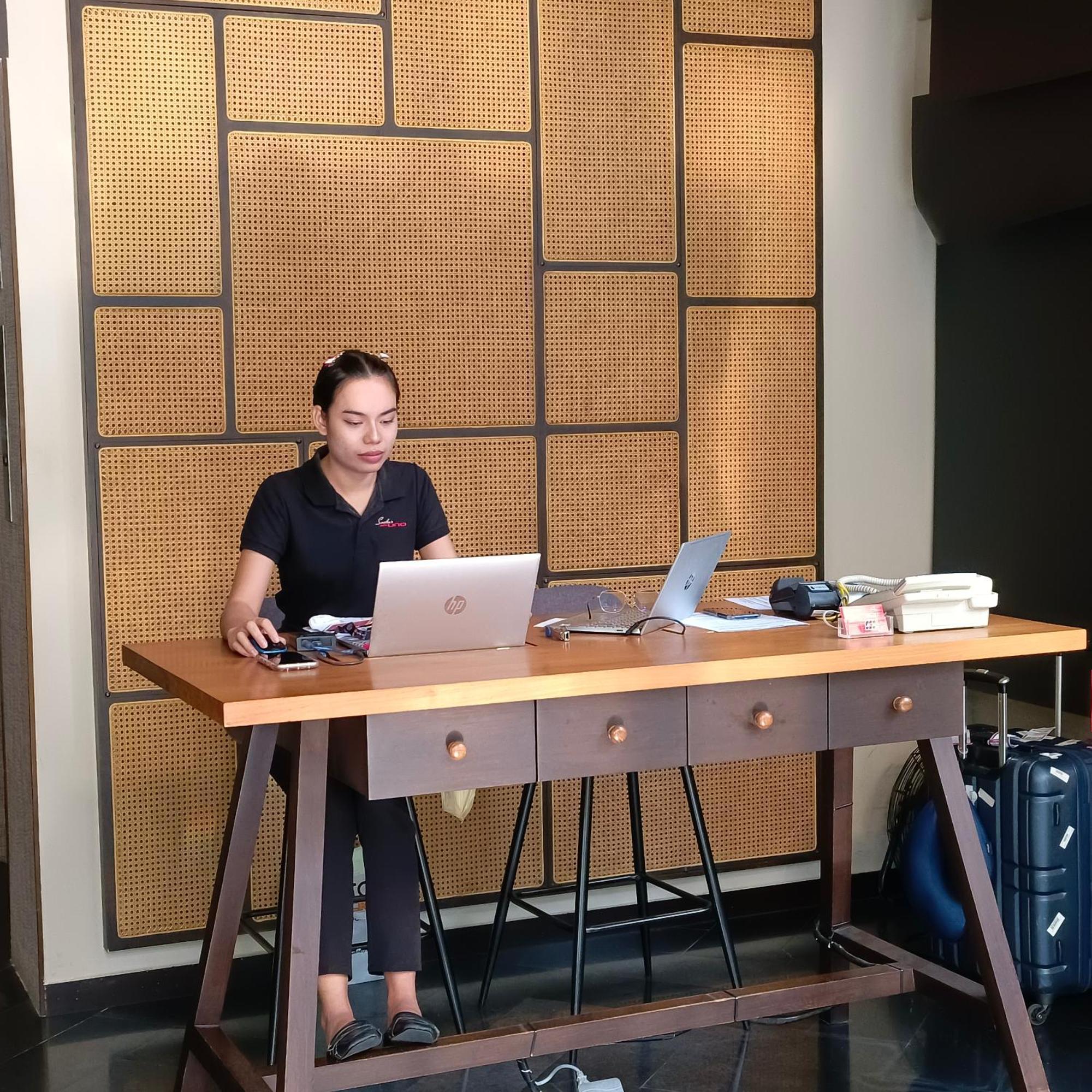 Uno Express Hotel กรุงเทพมหานคร ภายนอก รูปภาพ