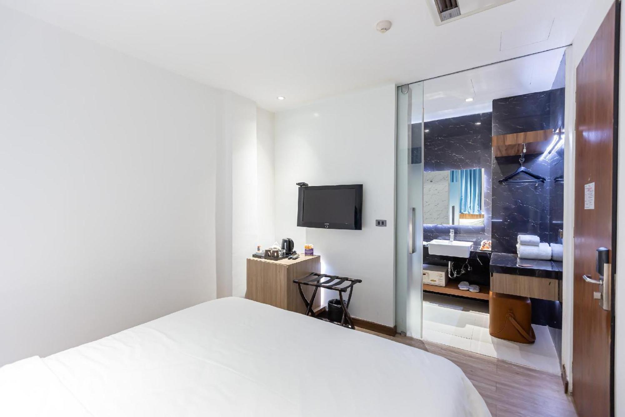 Uno Express Hotel กรุงเทพมหานคร ภายนอก รูปภาพ